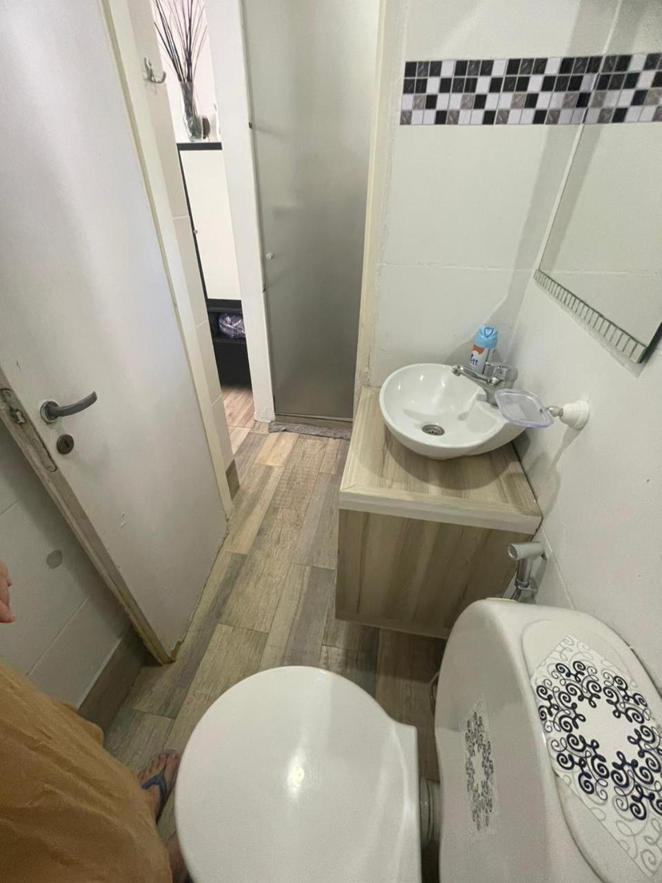 Ezeiza 1 Nuestro Lugar A 15 Minutos Del Aeropuerto Tranfer Opcional Desde Y Al Aeropuerto De Ezeiza Las 24 Horas Pet Friendly Exterior photo